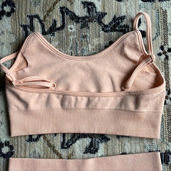 Seamless Workout Set - Picture 8 of 9